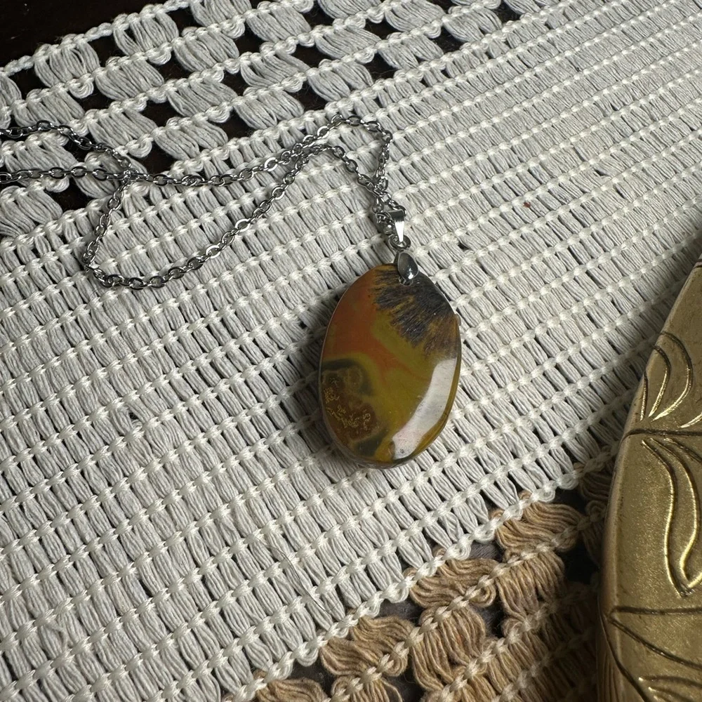 Warring State Agate Pendant on 18” Stainless Steel Box Chain